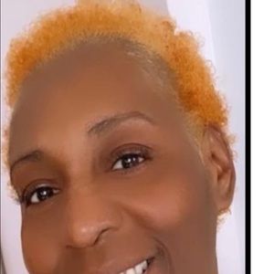 Meet your Posher, Delores